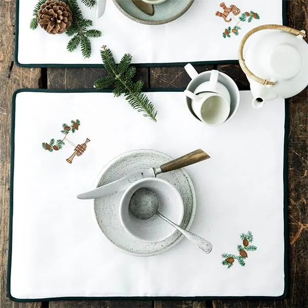Langkilde & Søn - Kerstplacemat met trompet - 38 x 50 cm.